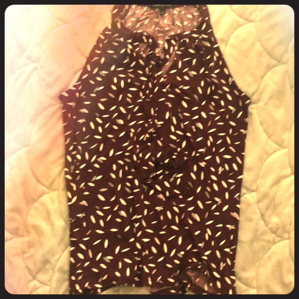 Sleeveless ladies top.